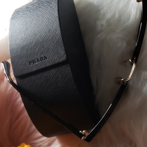 PRADA SHADES 😎 - Picture 6 of 7